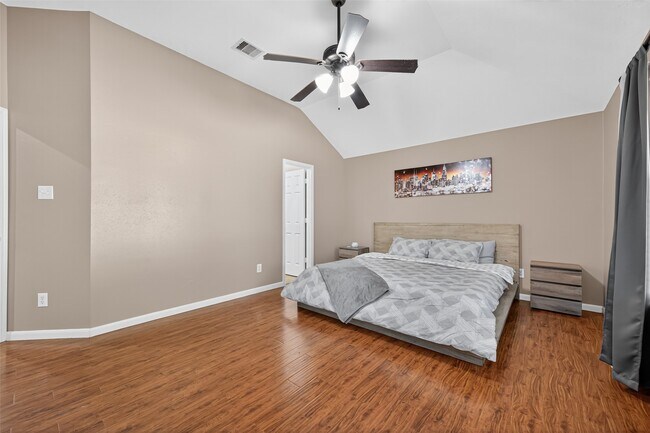 Building Photo - 21539 Olympic Forest Dr