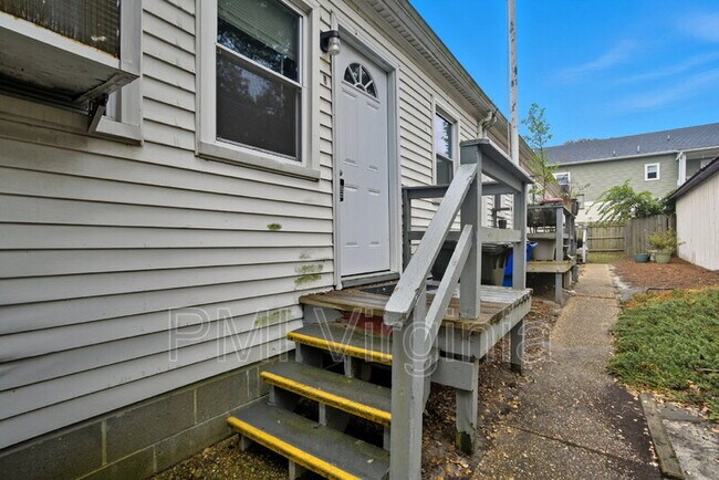 Primary Photo - 1109 Hillside Ave