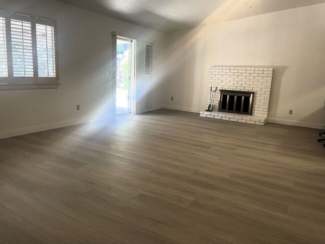 Building Photo - 3 Bedroom home in Sunset Park Subdivision