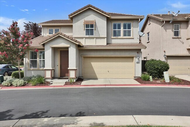 Building Photo - 683 Courtyards Loop