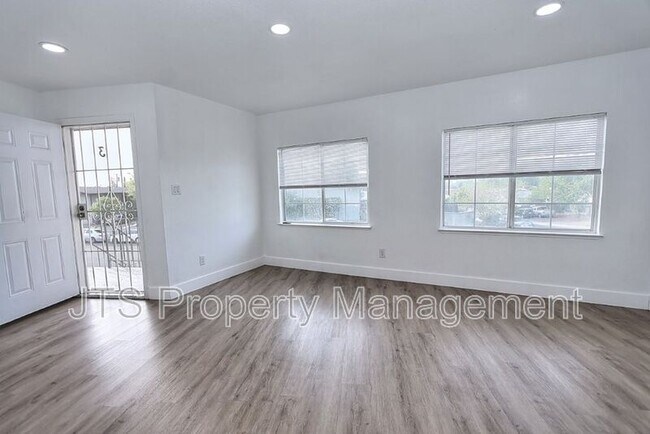 Building Photo - 10524 Croetto Way