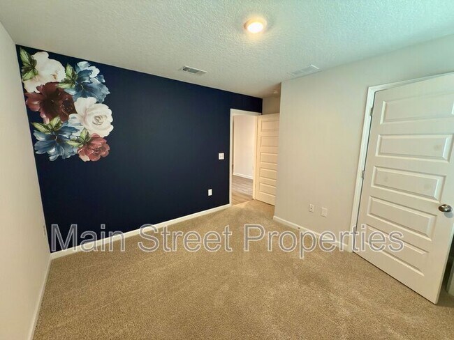 Building Photo - 5260 Peach Dr