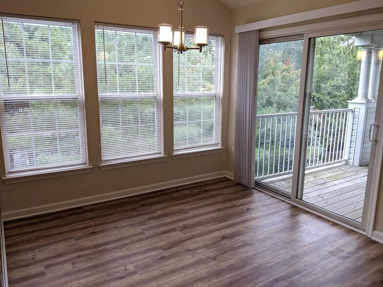 Building Photo - 25910 Ridge Manor Dr