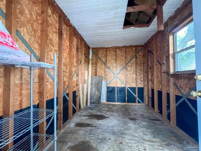 Building Photo - 2265 Klinger St