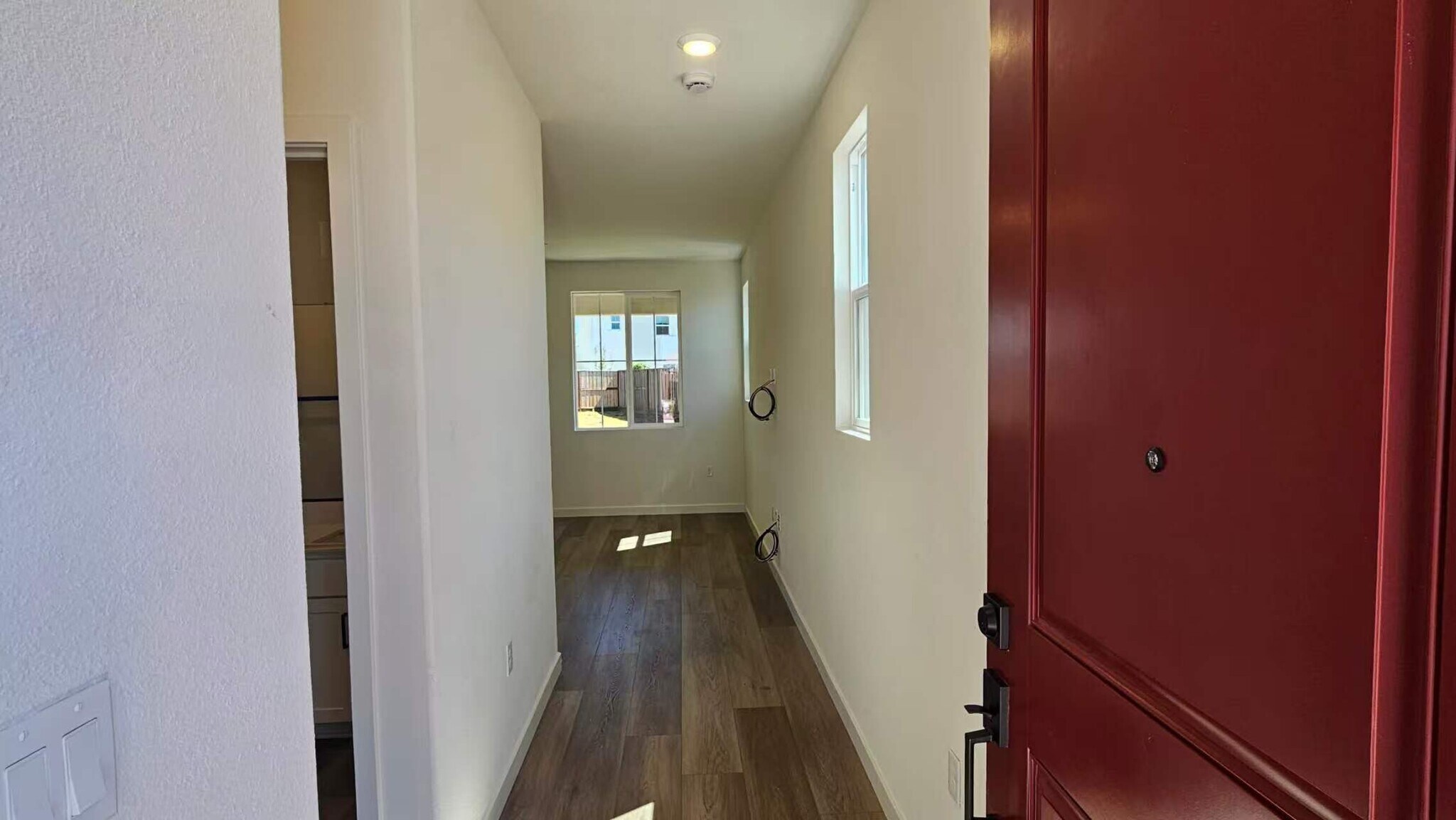 Building Photo - 10295 Maribel Way