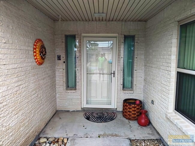 Building Photo - 1 Pinehurst Dr