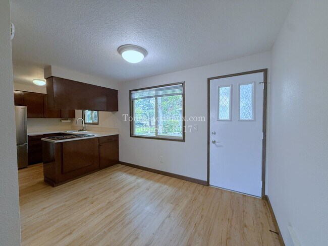 Building Photo - 120 SE 176th Pl