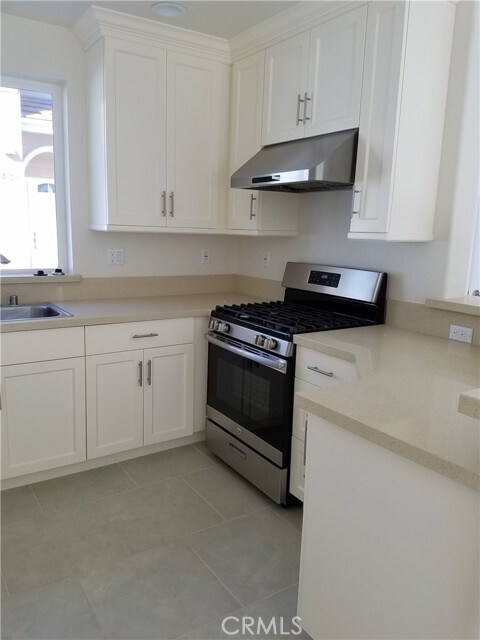 Building Photo - 4148 La Rica Ave