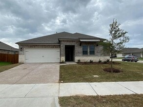 Building Photo - 2221 Grassland Ave