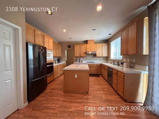 Building Photo - 3308 Yerington Ct