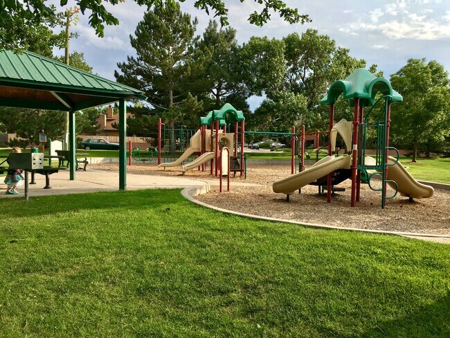 Building Photo - 7795 S Poplar Way
