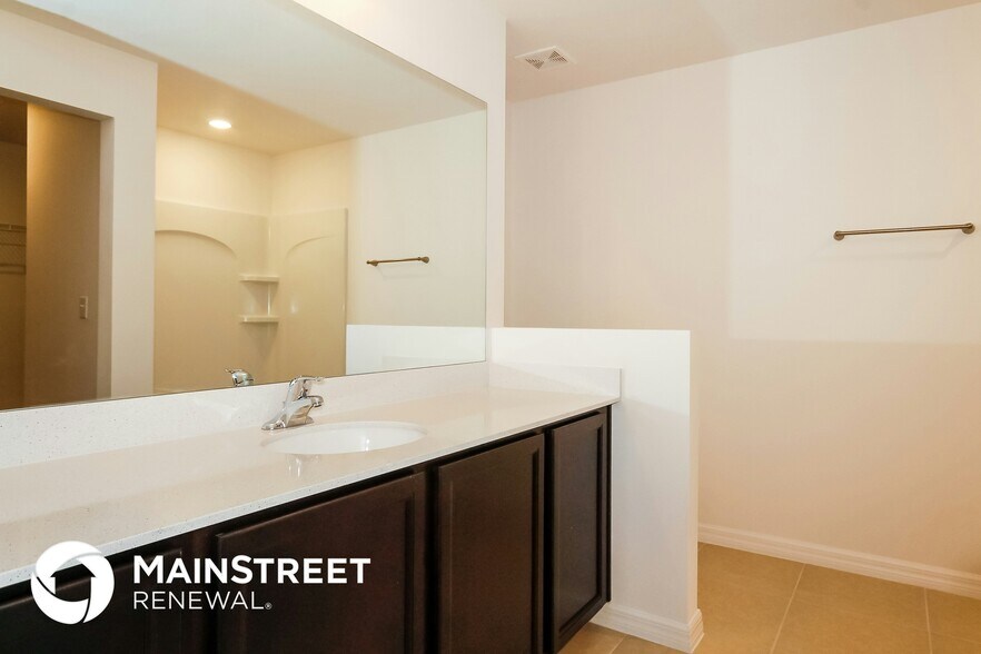 Building Photo - 8615 Silverbell Loop