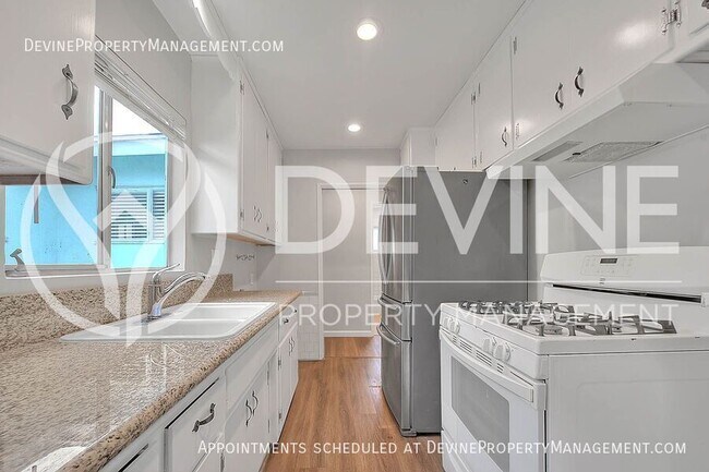 Building Photo - 1005 W. F. St-