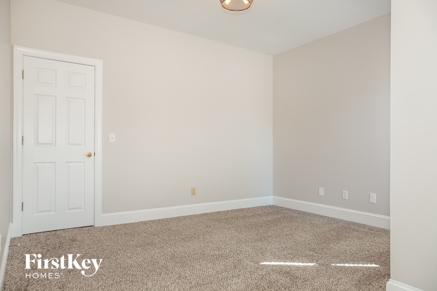 Building Photo - 2818 Saintfield Pl