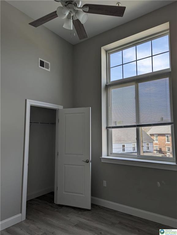 Building Photo - 216 Penn St