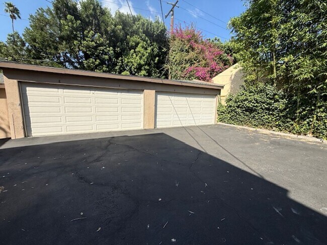 Building Photo - Milan Apartments