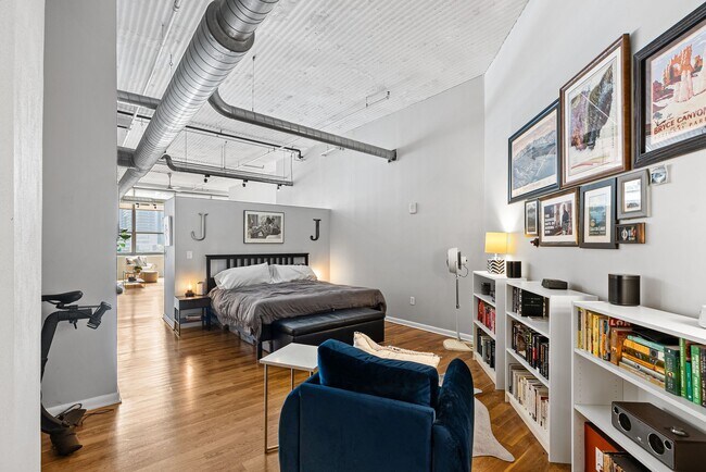 Building Photo - 2200 Arch St