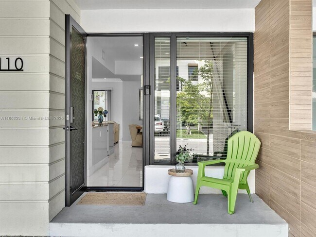Building Photo - 4110 N Oak Pl