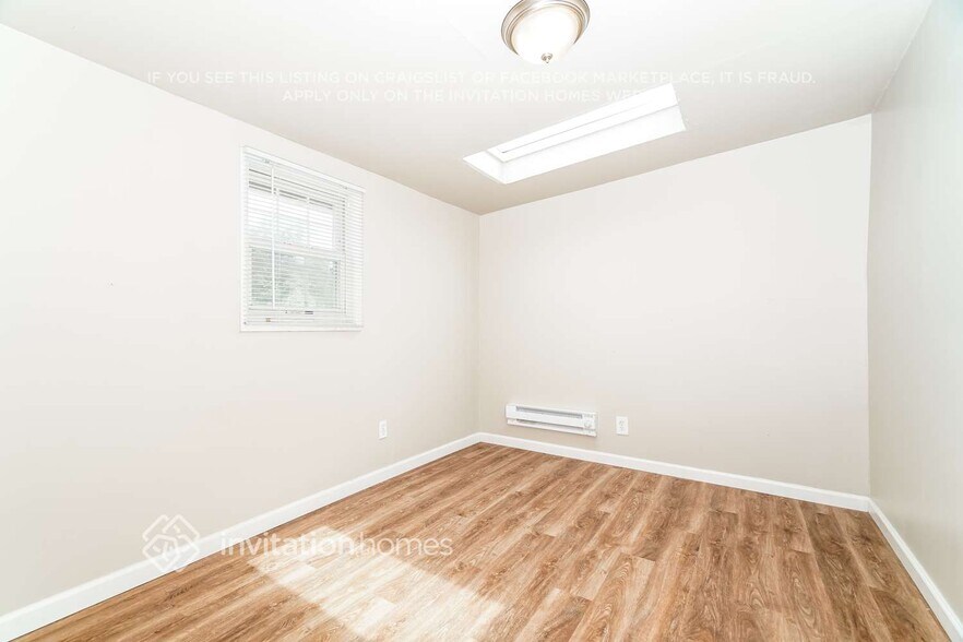 Building Photo - 713 Ryan Ave