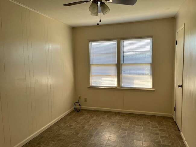 Building Photo - 3BR/1BA off Shed Road in Bossier City