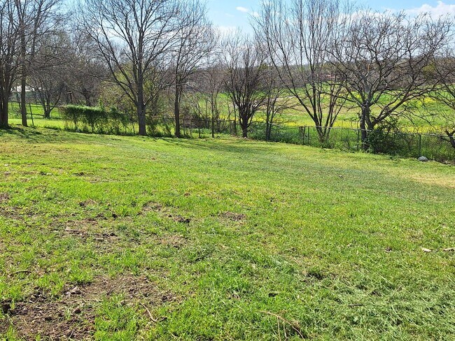 Building Photo - 2815 Wheatfield Dr