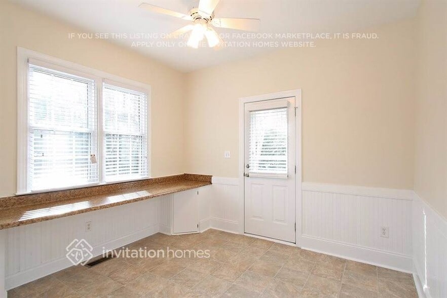 Building Photo - 5633 Legacy Cir