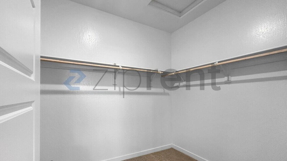 Building Photo - Unit