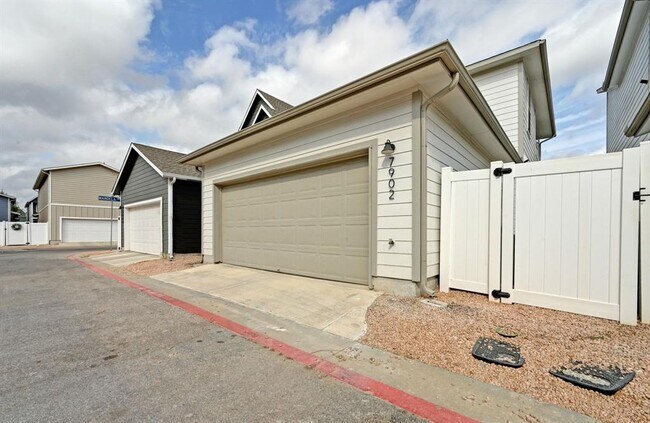 Building Photo - 7902 Mellencamp Dr