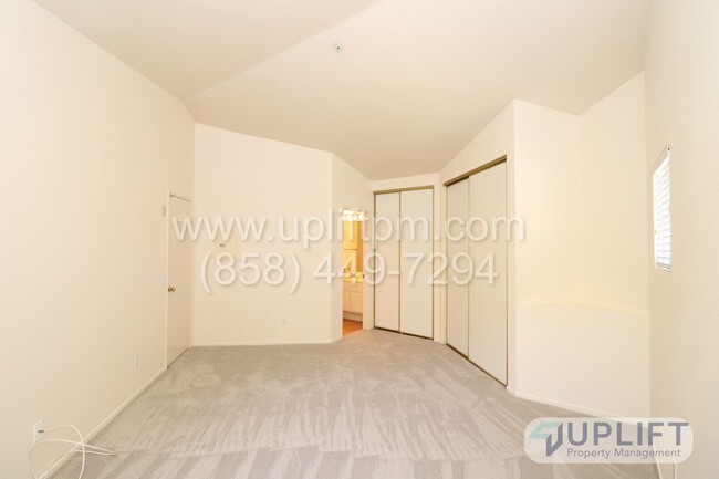 Building Photo - 2 Bed, 2 Bath Condo w/ Garage AVAILABLE SO...