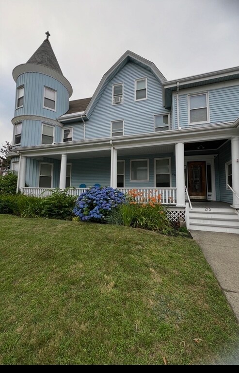 Building Photo - 64 Atlantic St