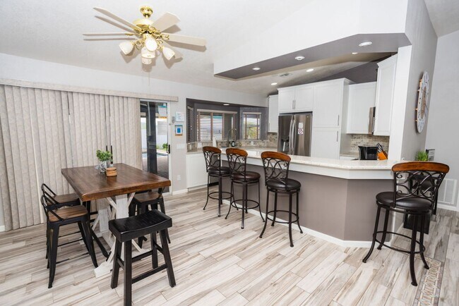 Building Photo - 3 BEDROOM 2 BATH 2 CAR GARAGE POOL HOME W/...