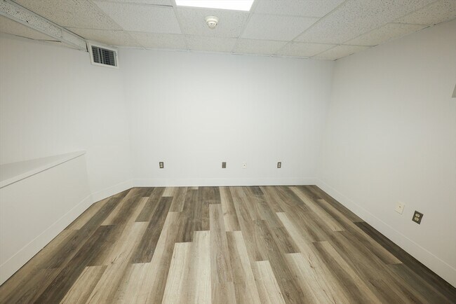 Building Photo - 1026 Chestnut St