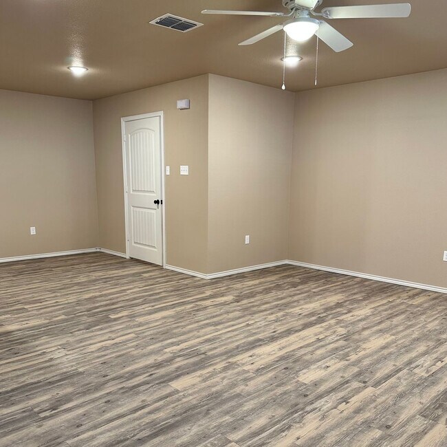 Building Photo - 1103 Preston Trails