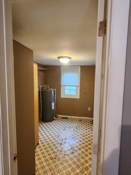 Building Photo - 205 Cedar St