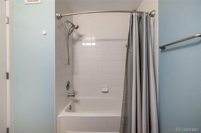 Building Photo - 5677 S Park Pl