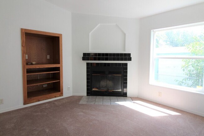 Building Photo - 3507 Everett St
