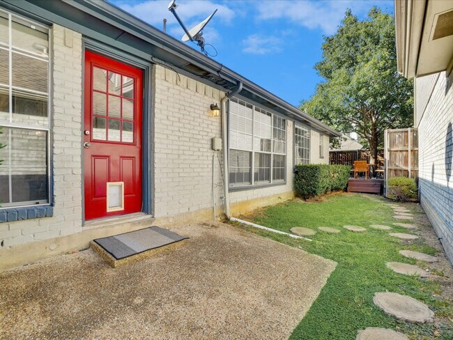 Building Photo - 4215 Voss Hills Pl