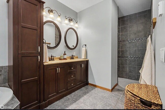 Building Photo - 2529 Bass Dr