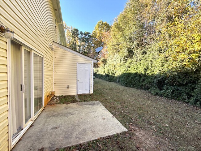 Building Photo - T.R. Lawing Realty Property