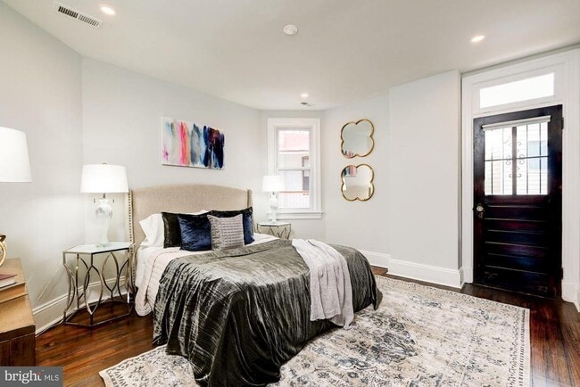 Building Photo - 1505 Harvard St NW