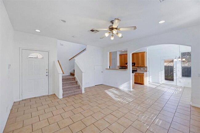 Building Photo - 710 Franklin Blvd