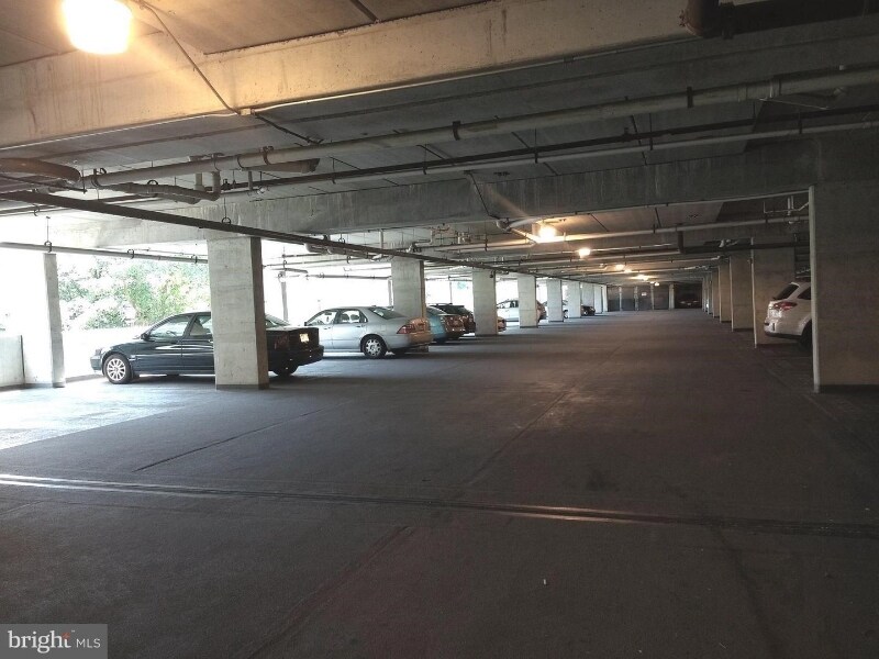 Building Photo - 4561 Strutfield Ln