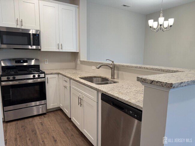 Building Photo - 816 Stiller Ln