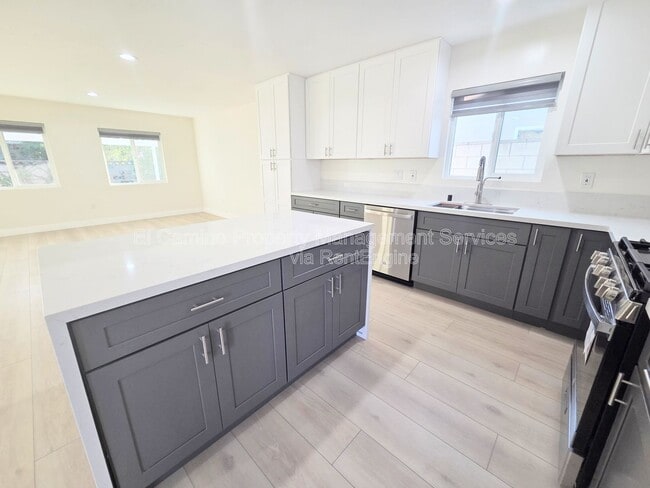 Building Photo - 5662 Cathy Ln