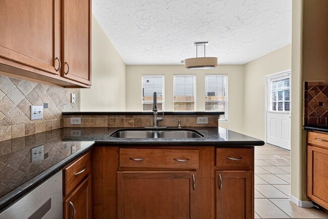 Building Photo - 7407 Hollister Ridge