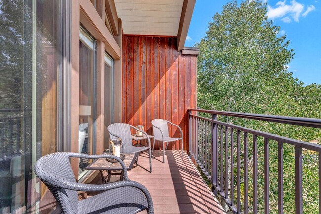 Building Photo - 2160 Mt Werner Cir