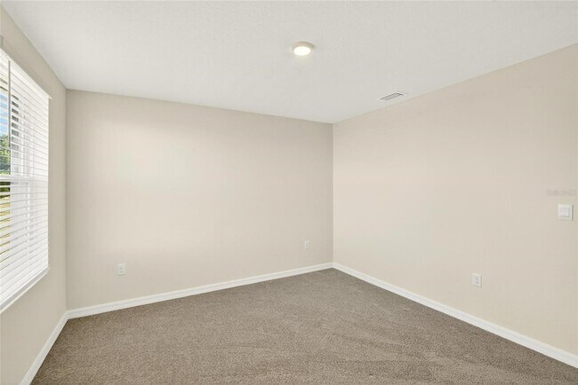 Building Photo - 3288 Silver Date Dr