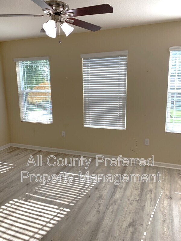 Building Photo - 2402 Okalani St