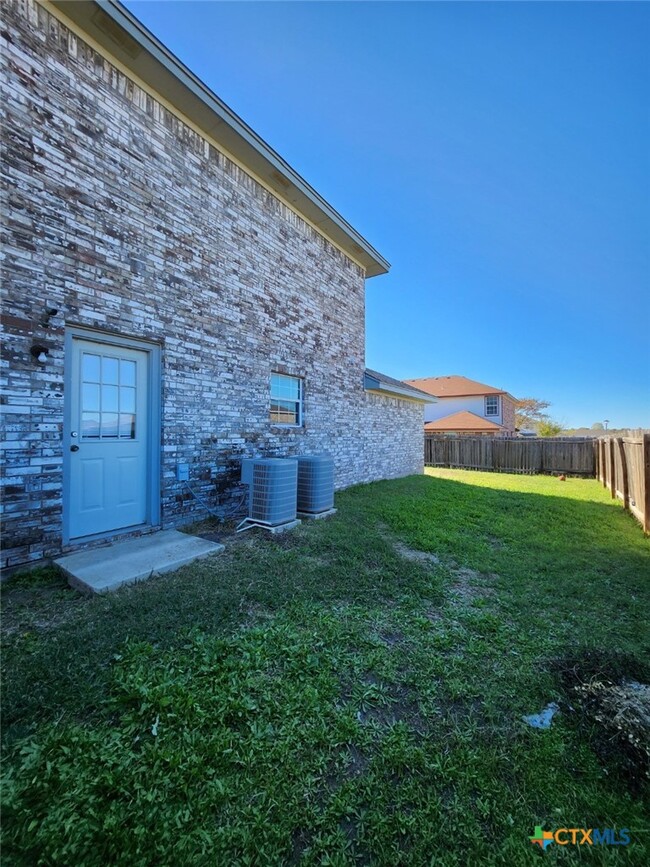 Building Photo - 4301 Alan Kent Dr