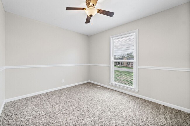 Building Photo - Pet Friendly Three Bedroom!